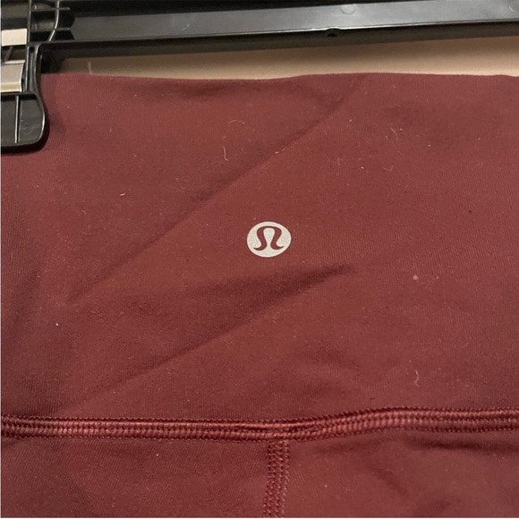 Lululemon burgundy cropped leggings size 6 - Picture 7 of 9